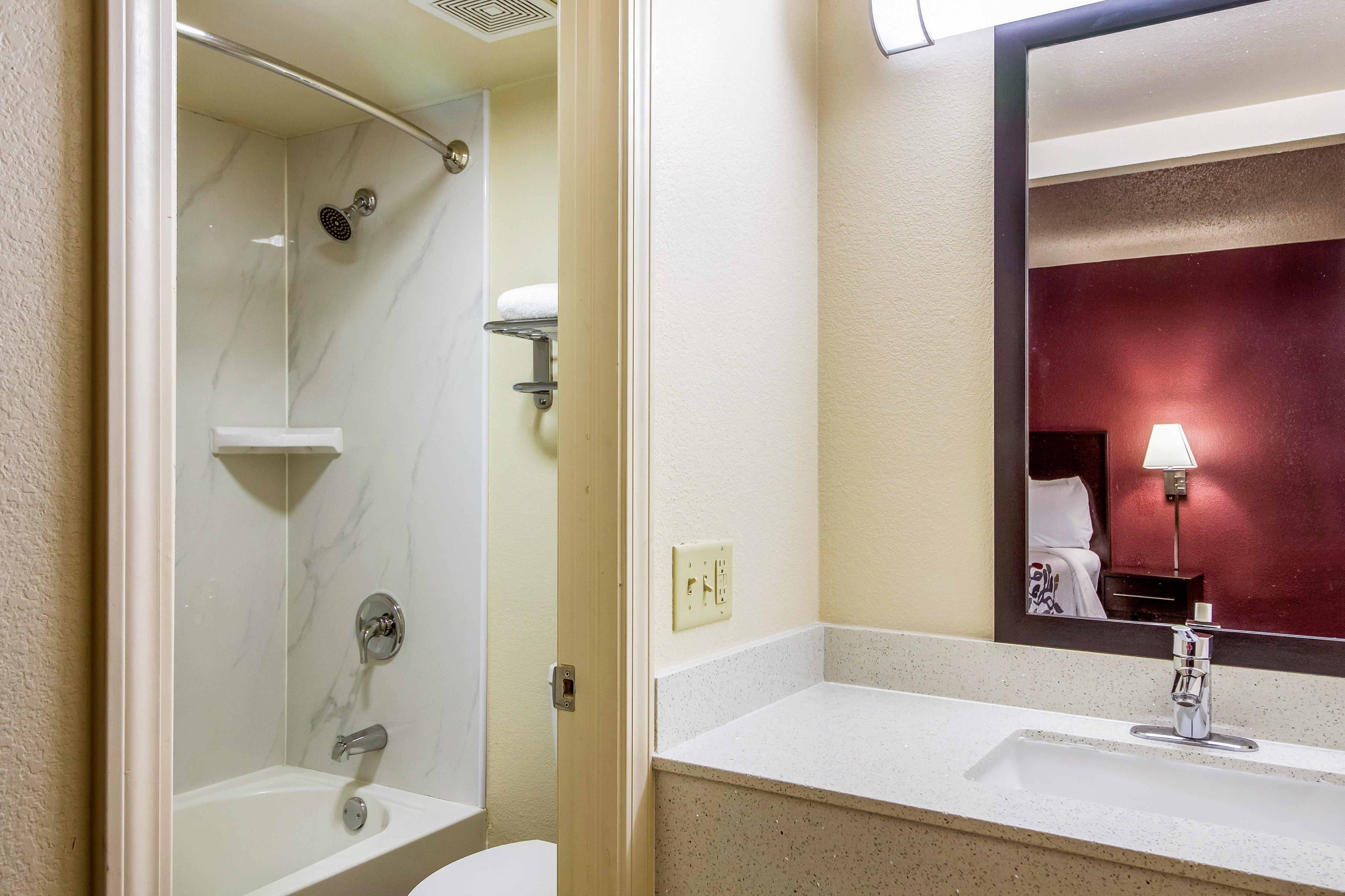 Red Roof Inn Houston East I-10 Extérieur photo