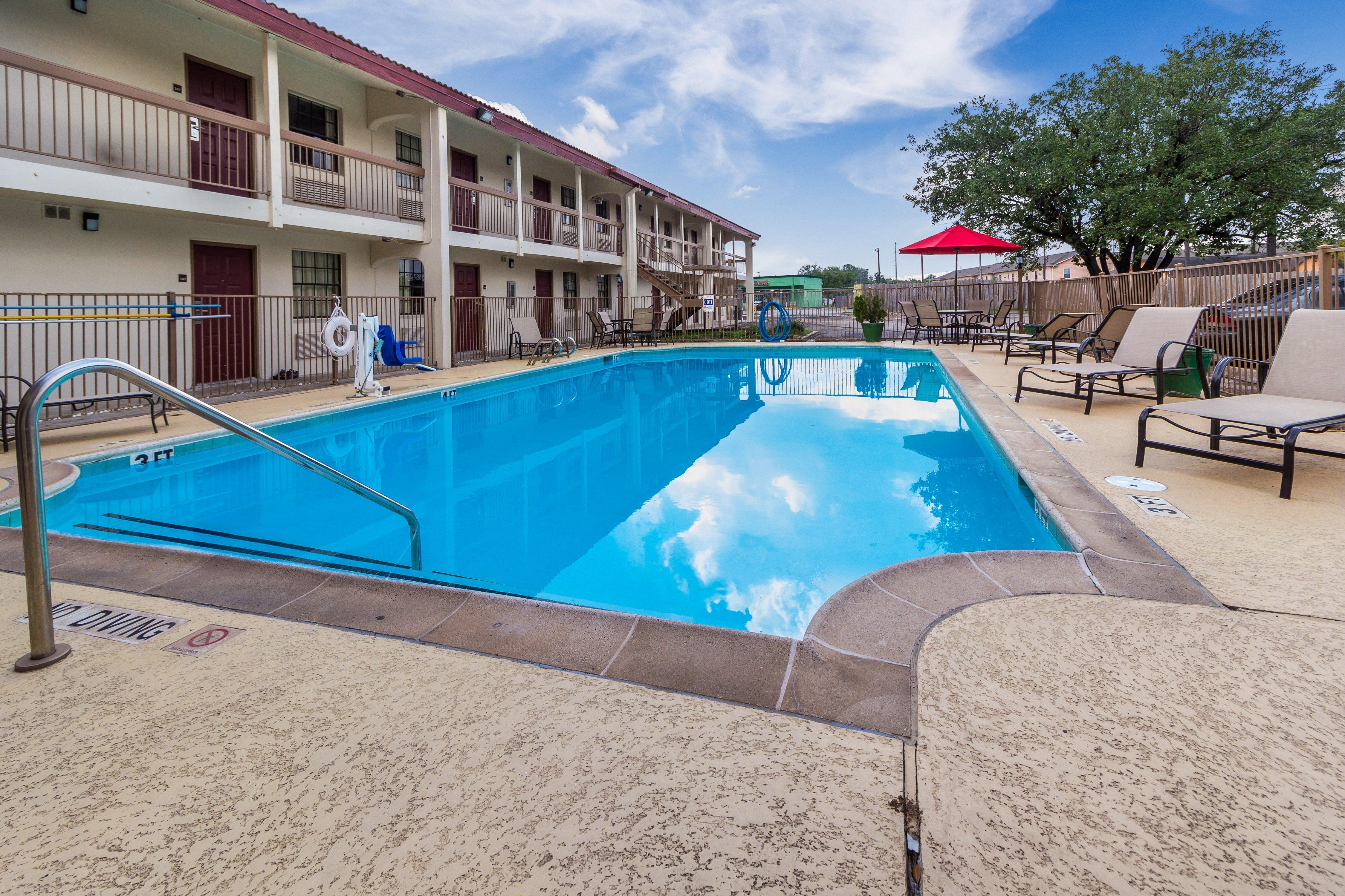 Red Roof Inn Houston East I-10 Extérieur photo