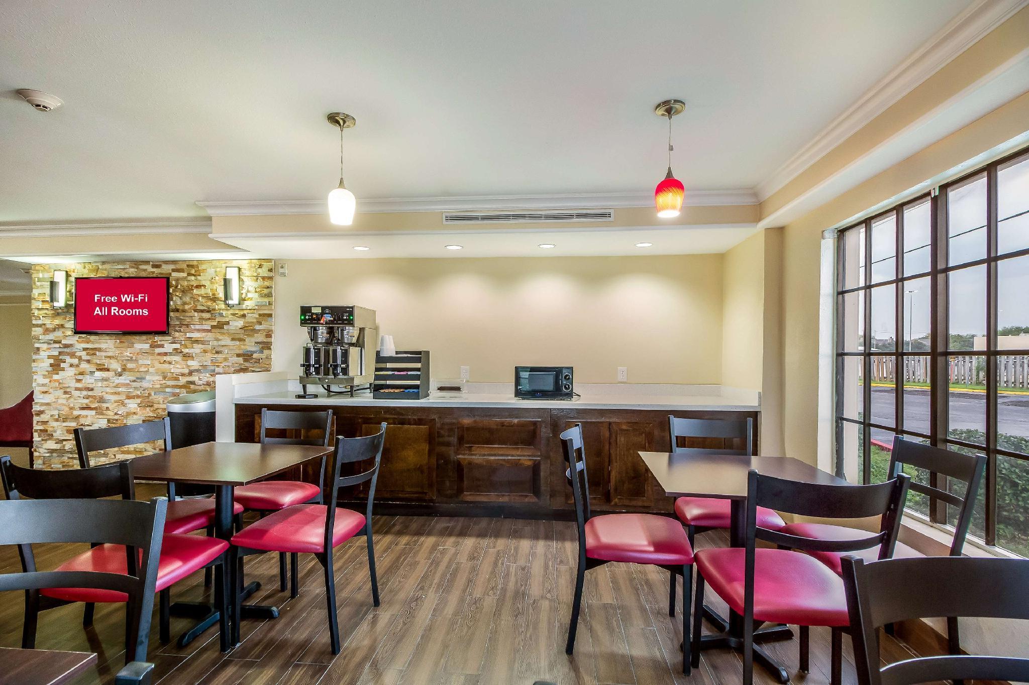 Red Roof Inn Houston East I-10 Extérieur photo
