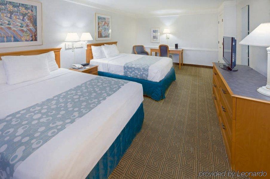 Red Roof Inn Houston East I-10 Extérieur photo