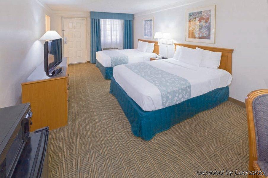 Red Roof Inn Houston East I-10 Extérieur photo
