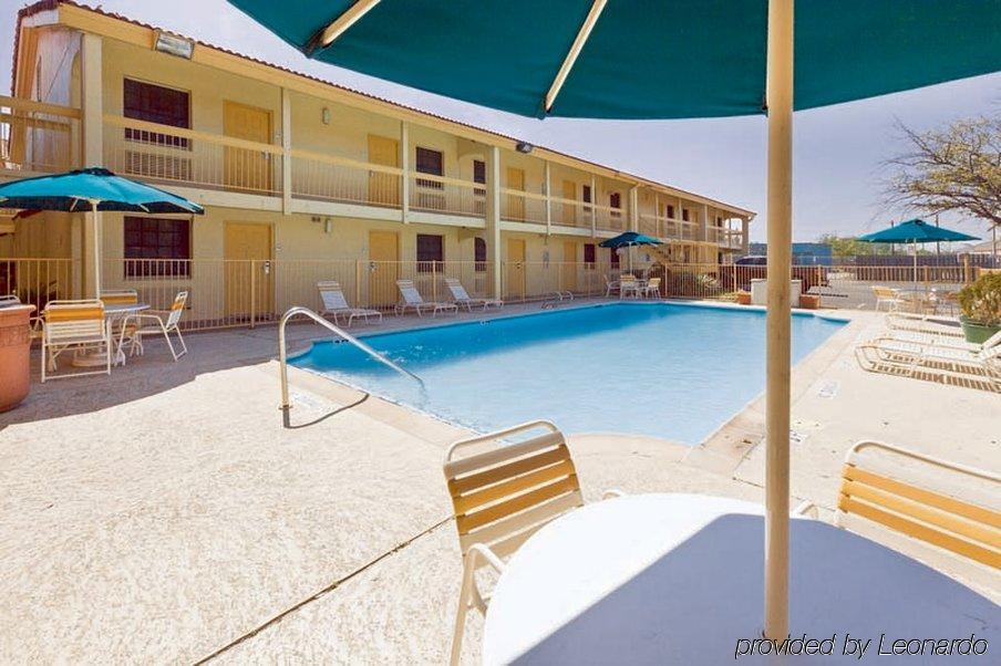 Red Roof Inn Houston East I-10 Extérieur photo