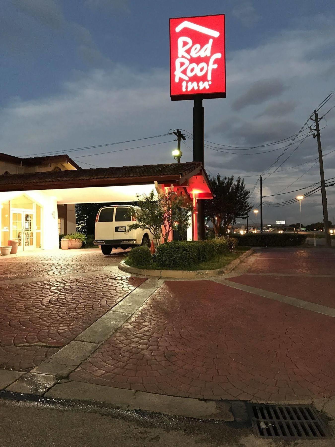 Red Roof Inn Houston East I-10 Extérieur photo