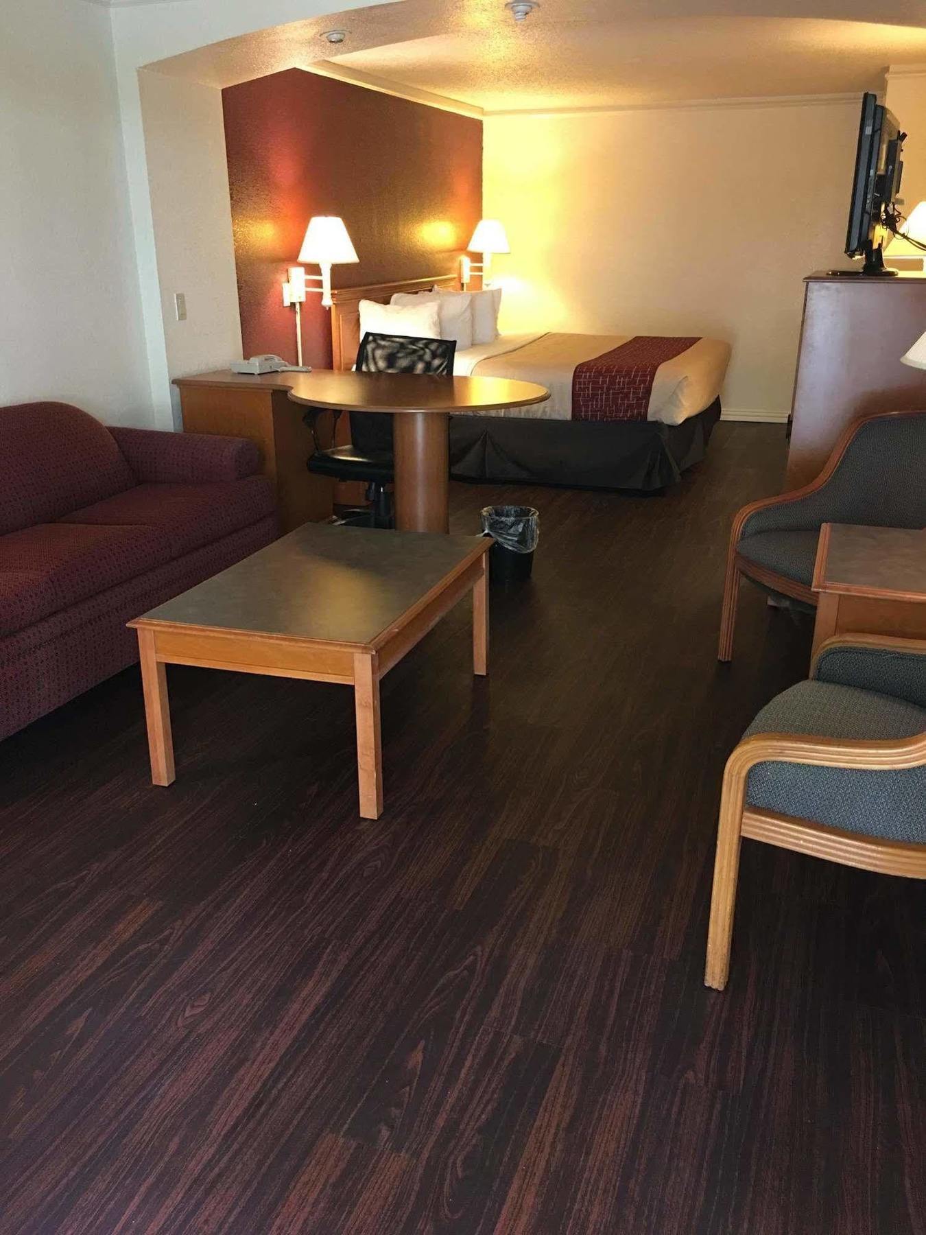 Red Roof Inn Houston East I-10 Extérieur photo