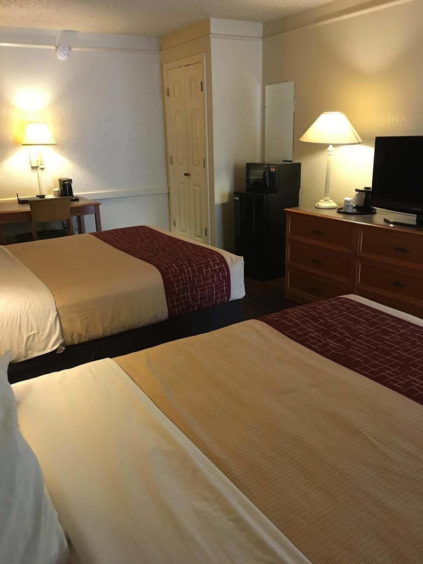 Red Roof Inn Houston East I-10 Extérieur photo